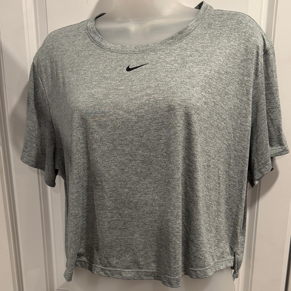 Nike Women's Dri-FIT One Short-Sleeve Cropped Top XL